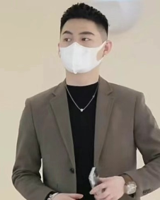 李先生